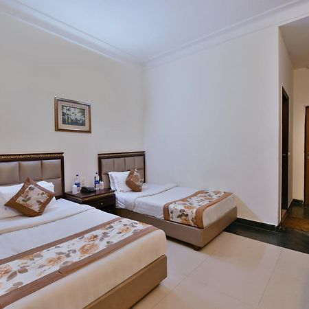 Hotel Family Spot Nueva Delhi Exterior foto