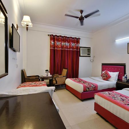 Hotel Family Spot Nueva Delhi Exterior foto