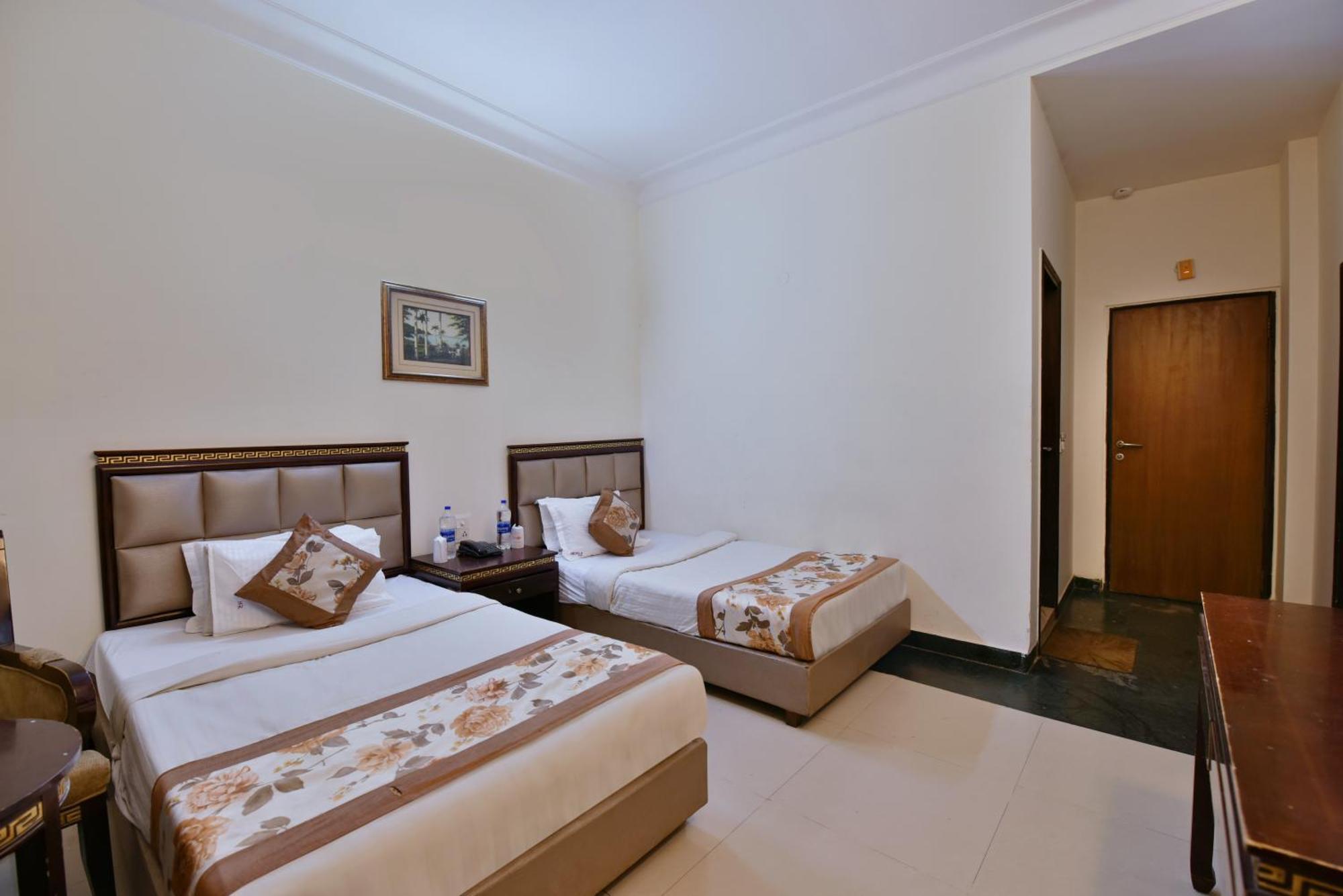 Hotel Family Spot Nueva Delhi Exterior foto